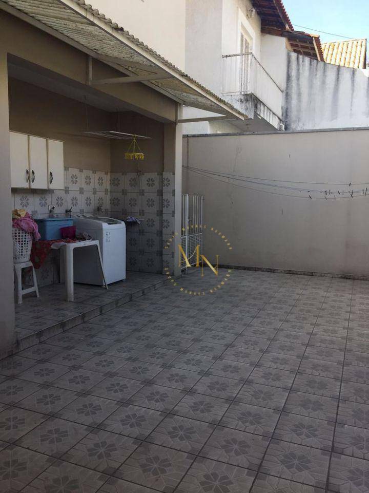 Sobrado à venda com 3 quartos, 200m² - Foto 17