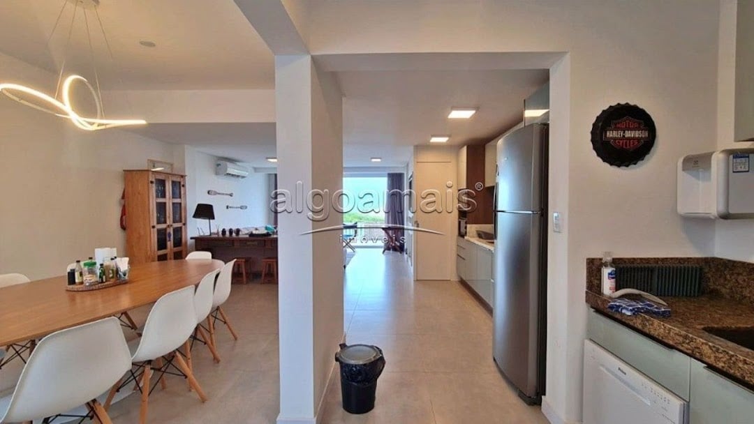 Casa à venda com 3 quartos, 115m² - Foto 8