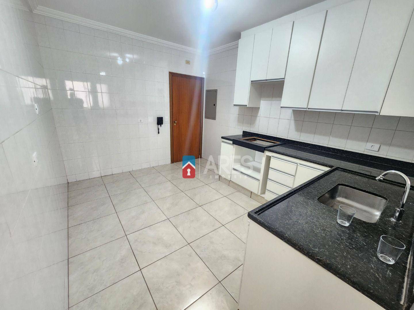 Apartamento para alugar com 3 quartos, 110m² - Foto 5