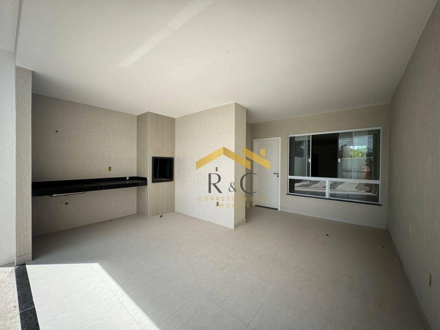 Casa à venda com 3 quartos, 162m² - Foto 2