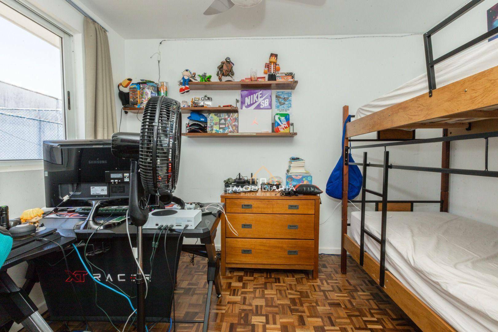 Casa de Condomínio à venda com 4 quartos, 218m² - Foto 35