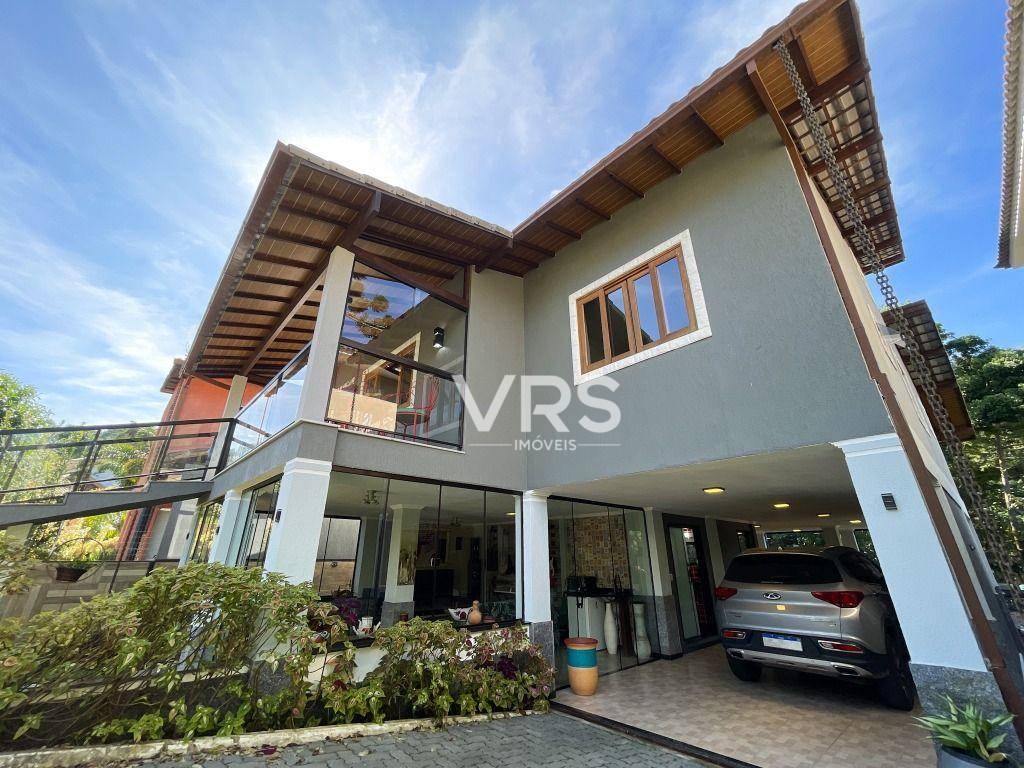 Casa de Condomínio à venda com 4 quartos, 250m² - Foto 2
