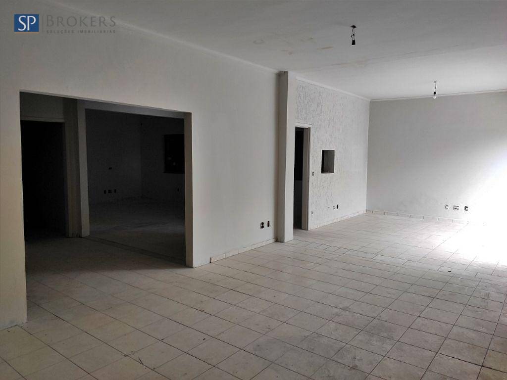 Casa para alugar com 4 quartos, 290m² - Foto 12