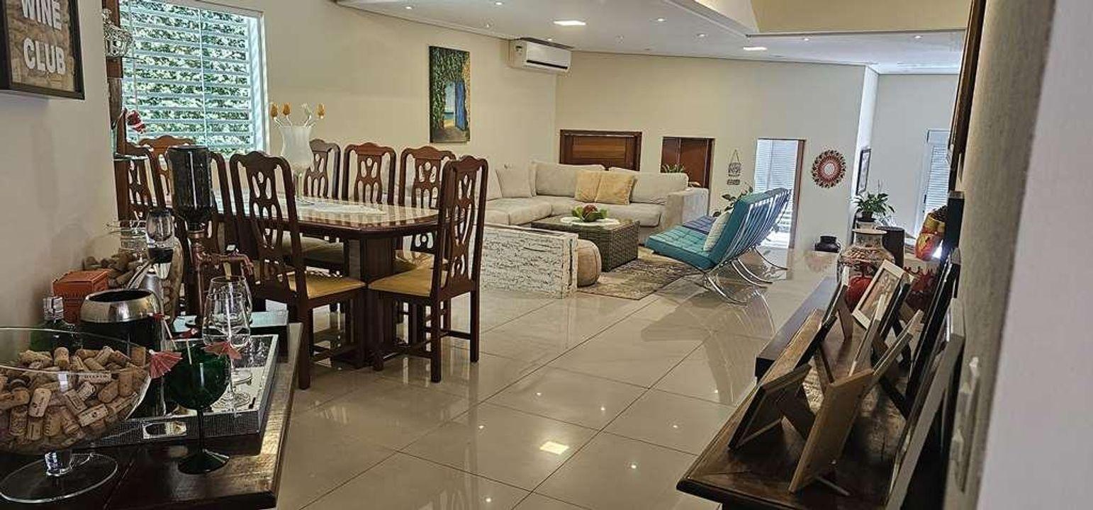 Casa à venda com 3 quartos, 1000m² - Foto 26