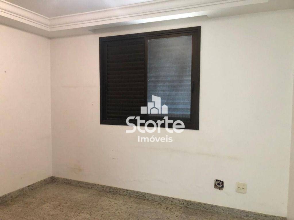 Casa à venda com 4 quartos, 319m² - Foto 15