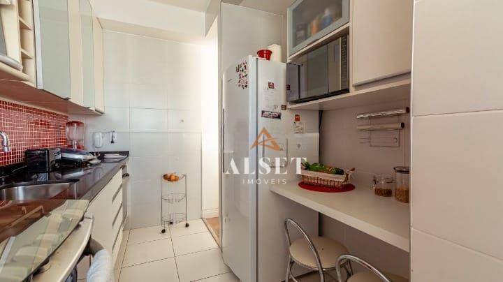 Apartamento à venda com 2 quartos, 77m² - Foto 6