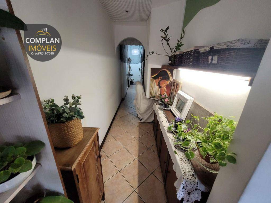 Apartamento à venda com 1 quarto, 61m² - Foto 2