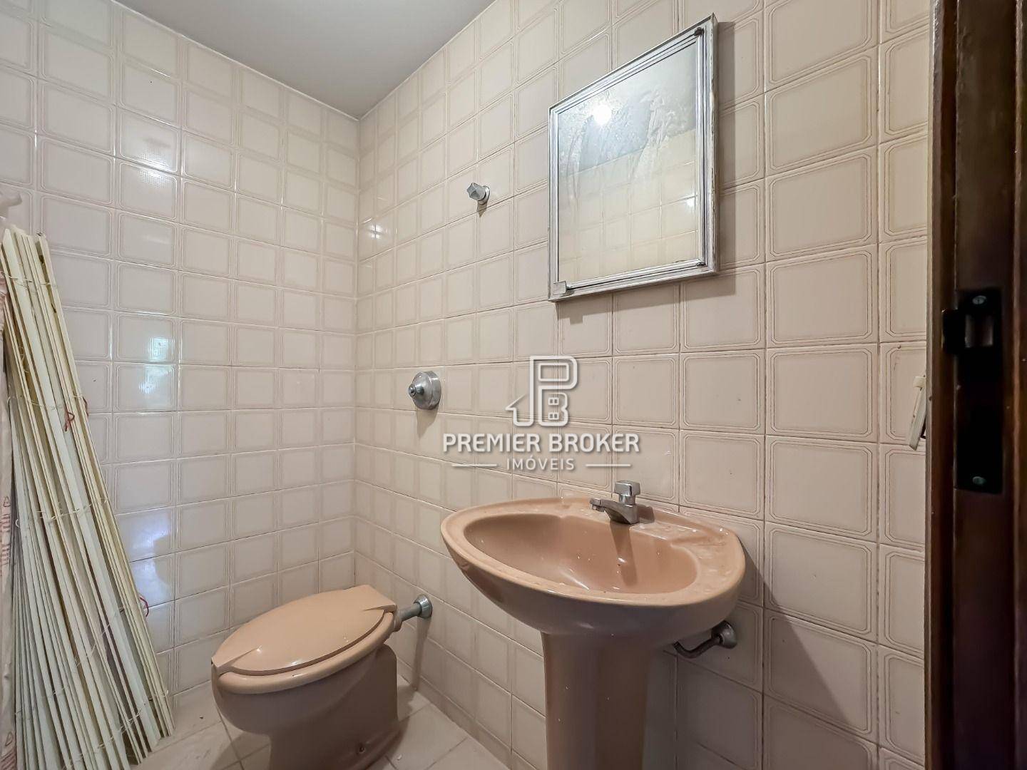 Casa de Condomínio à venda com 4 quartos, 312m² - Foto 32