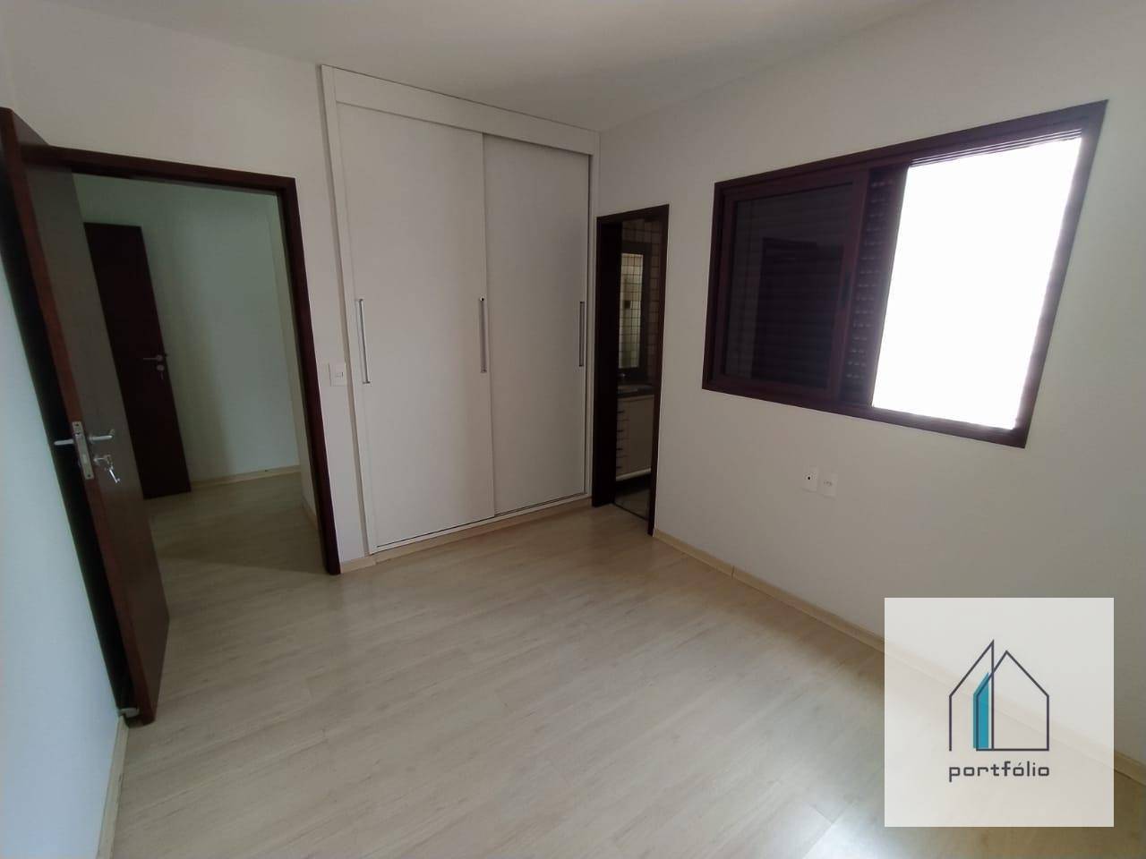 Apartamento à venda com 4 quartos, 208m² - Foto 9