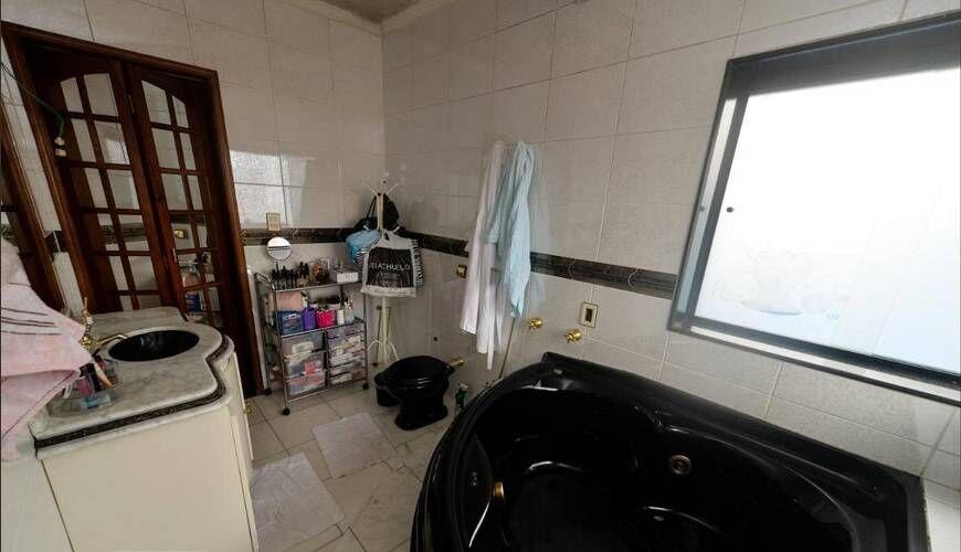 Casa Comercial à venda com 8 quartos, 840m² - Foto 15