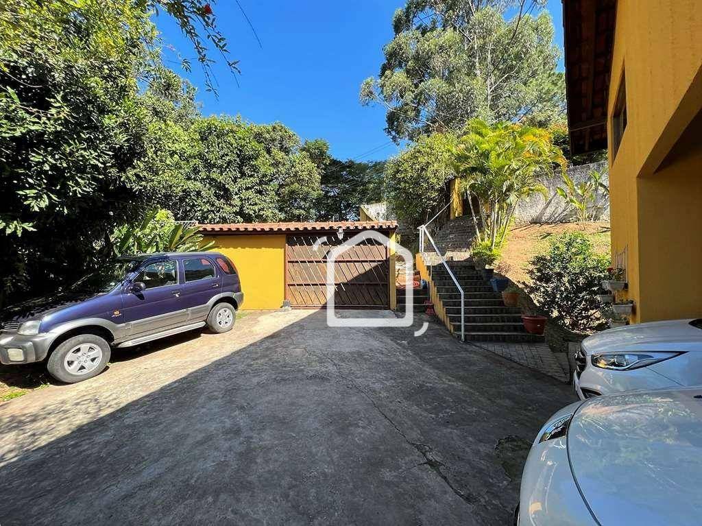 Casa de Condomínio à venda com 4 quartos, 350m² - Foto 4