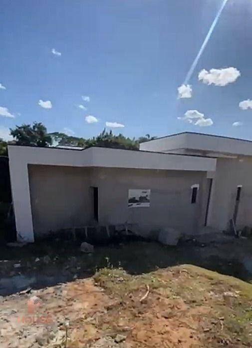 Casa de Condomínio à venda com 4 quartos, 180m² - Foto 2