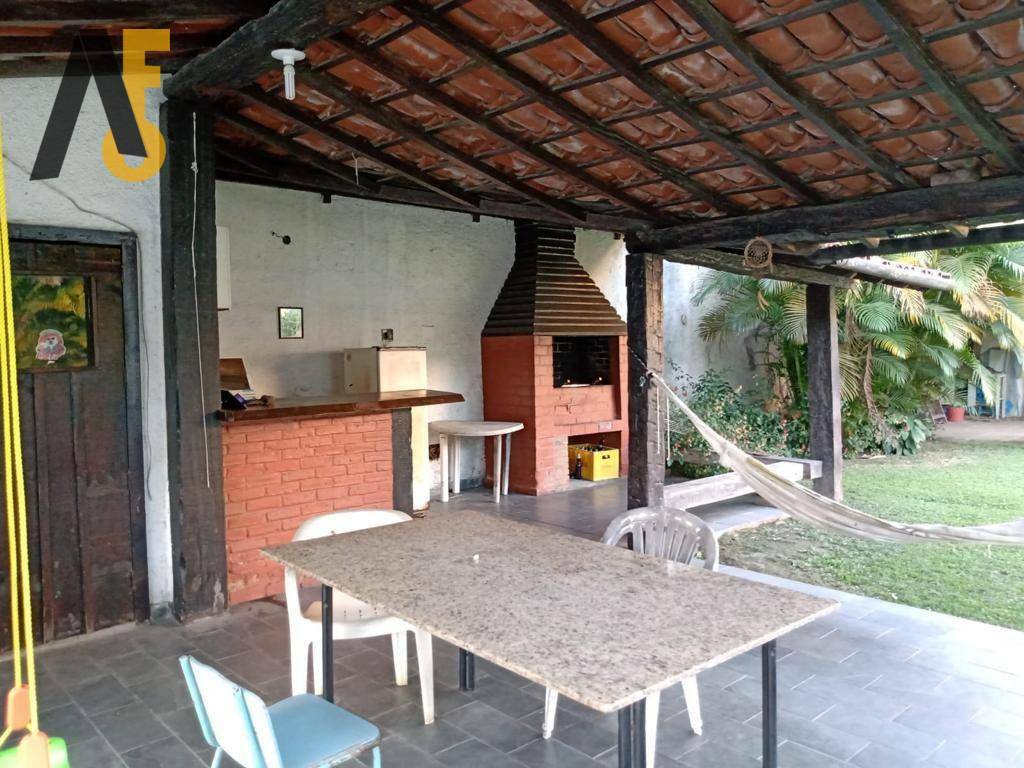 Casa de Condomínio à venda com 3 quartos, 251m² - Foto 3