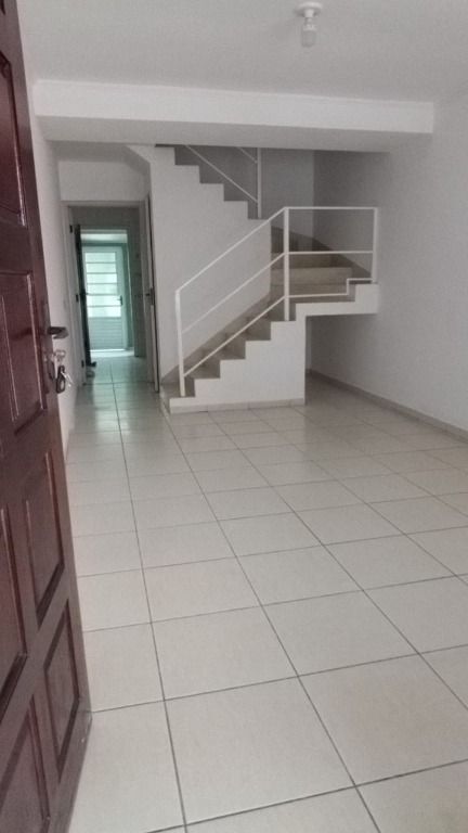 Casa de Condomínio à venda com 2 quartos, 65m² - Foto 2