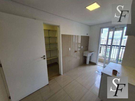 Apartamento para alugar com 3 quartos, 214m² - Foto 10