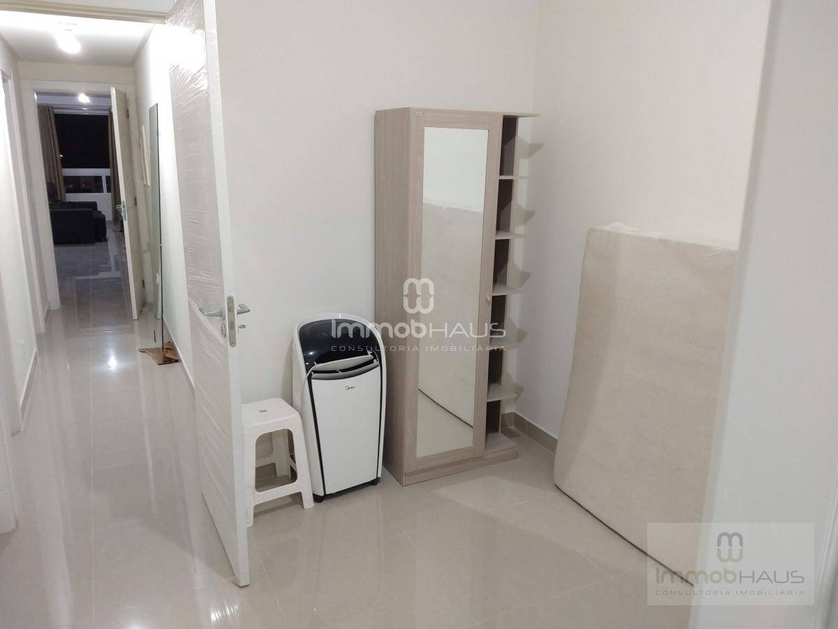 Apartamento à venda com 3 quartos, 106m² - Foto 9