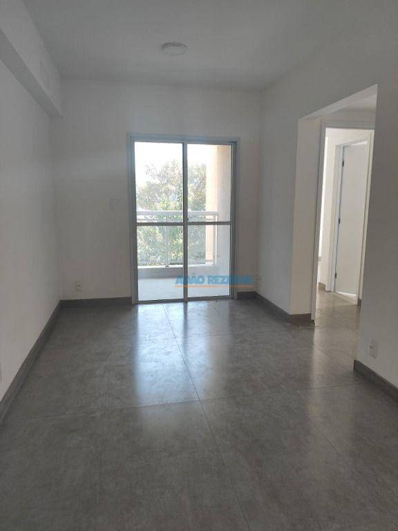 Apartamento à venda com 2 quartos, 60m² - Foto 2