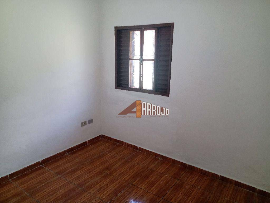 Casa para alugar com 2 quartos, 50m² - Foto 7