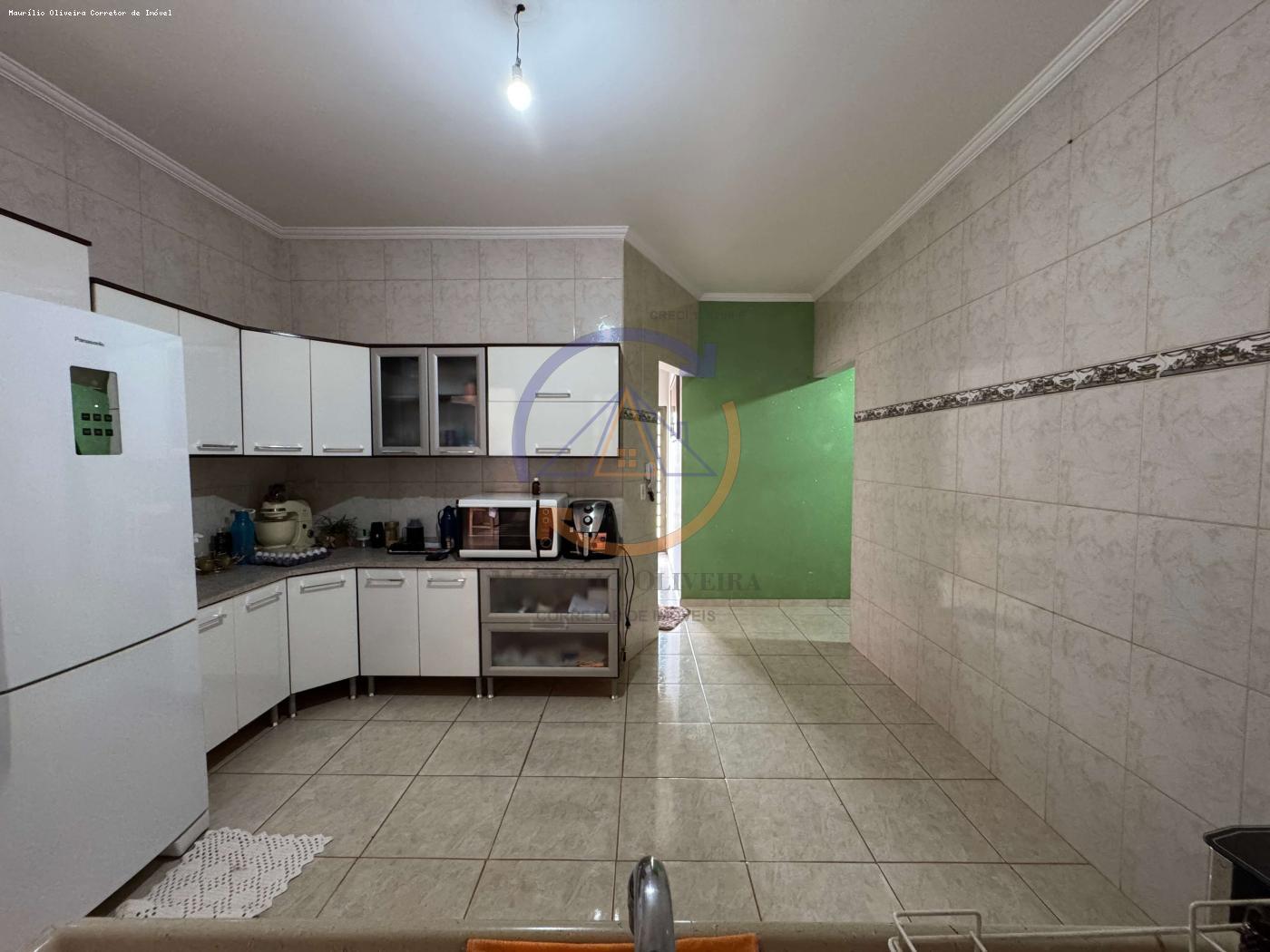Casa à venda com 3 quartos, 200m² - Foto 6