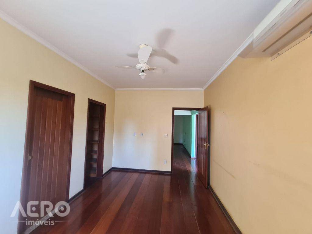 Casa à venda e aluguel com 4 quartos, 299m² - Foto 8