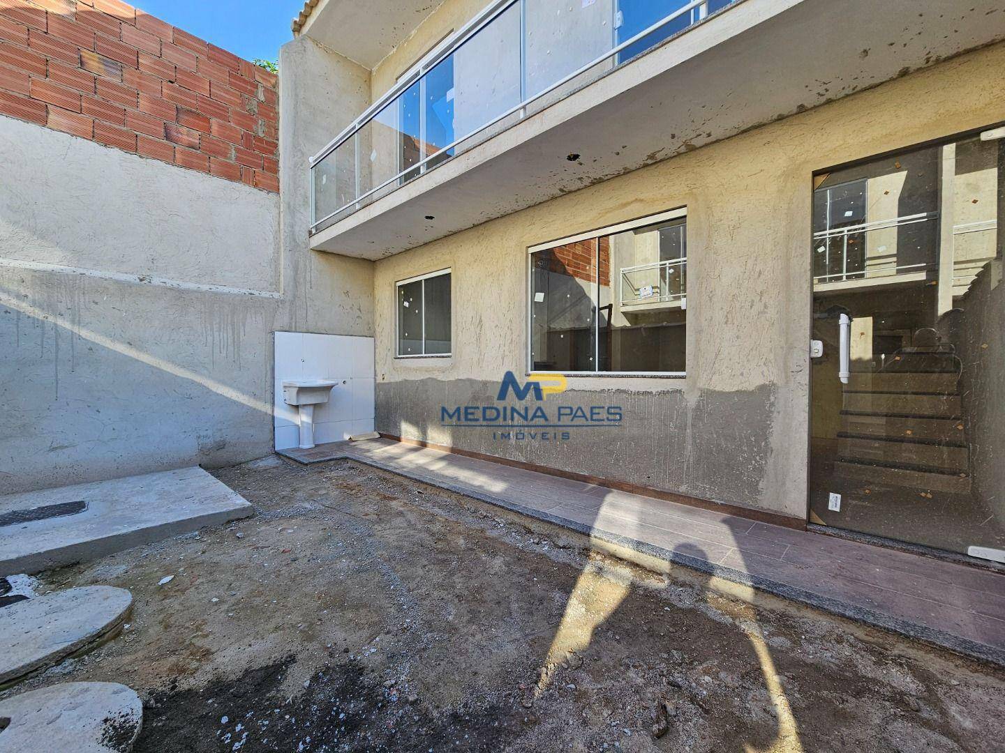 Casa à venda com 2 quartos, 55m² - Foto 2