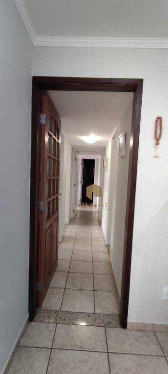 Apartamento à venda com 3 quartos, 168m² - Foto 22