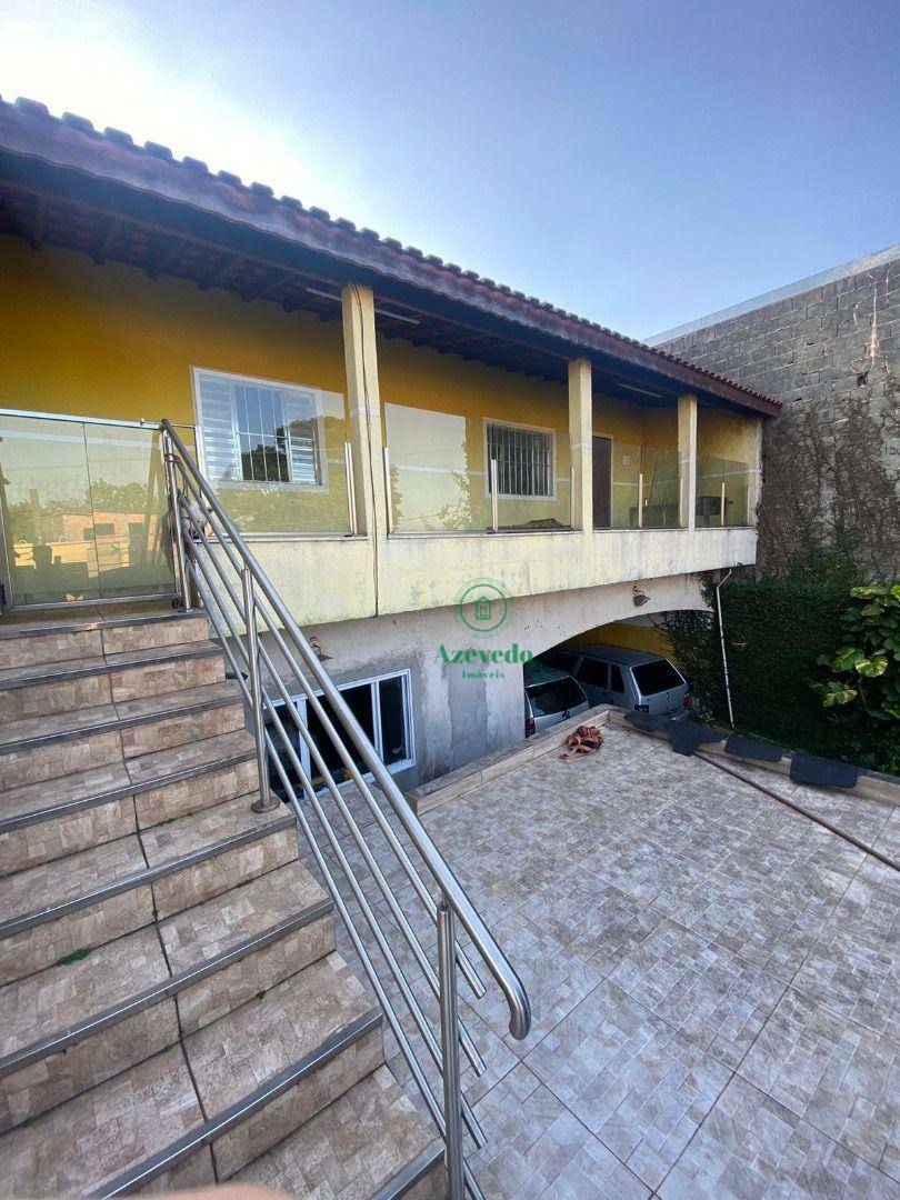 Sobrado à venda com 5 quartos, 450m² - Foto 1