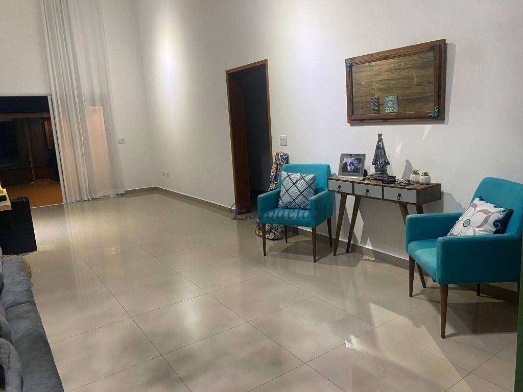 Casa de Condomínio para alugar com 3 quartos, 237m² - Foto 5