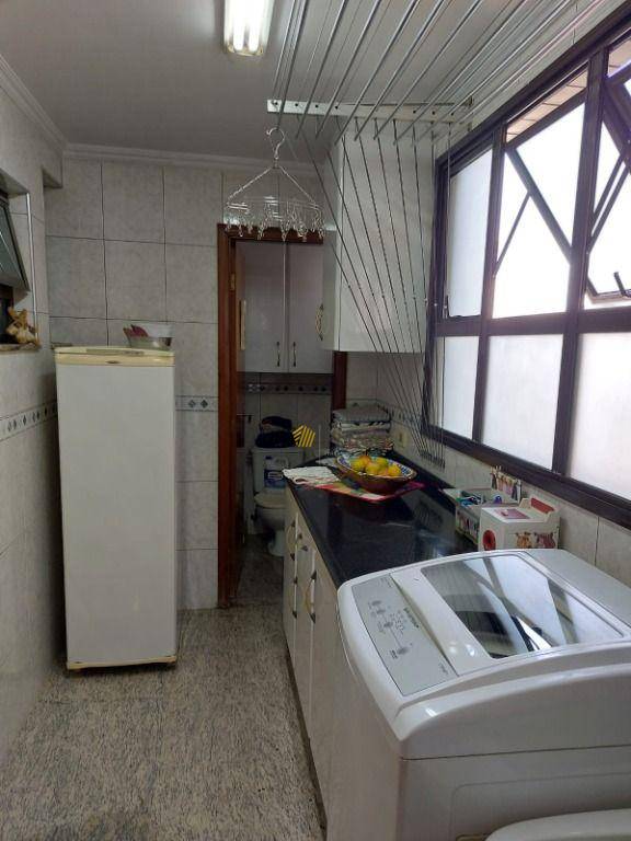 Apartamento à venda com 3 quartos, 150m² - Foto 19