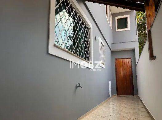 Casa à venda com 3 quartos, 200m² - Foto 3