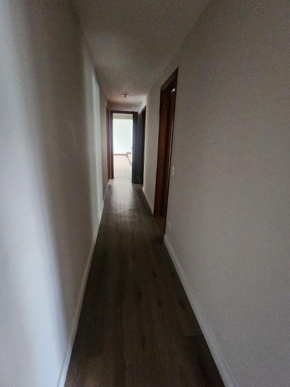 Apartamento à venda com 3 quartos, 208m² - Foto 6