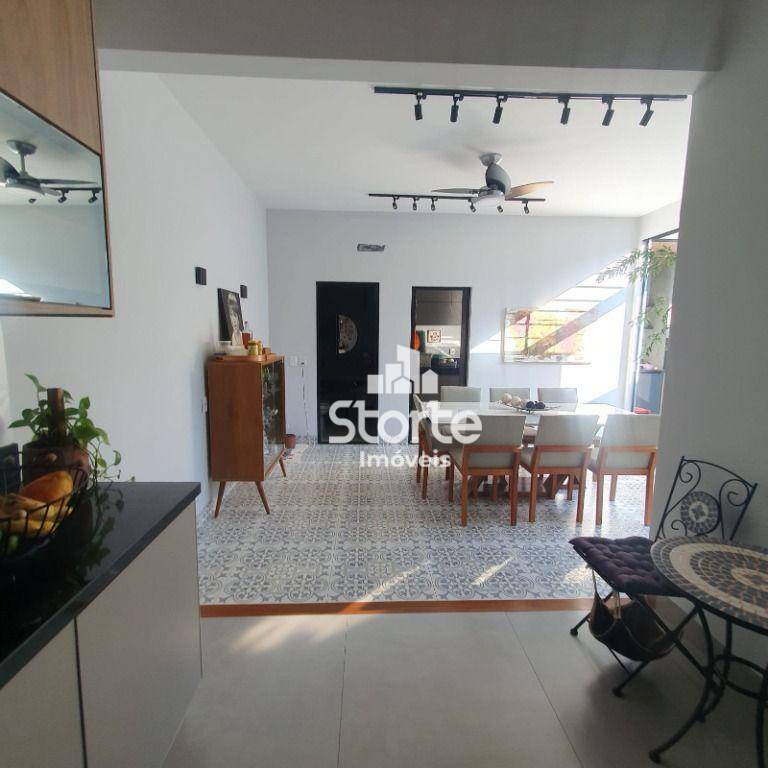 Casa à venda com 3 quartos, 170m² - Foto 6