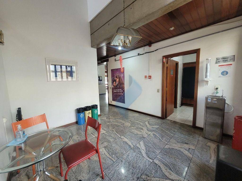 Casa à venda com 5 quartos, 609m² - Foto 5