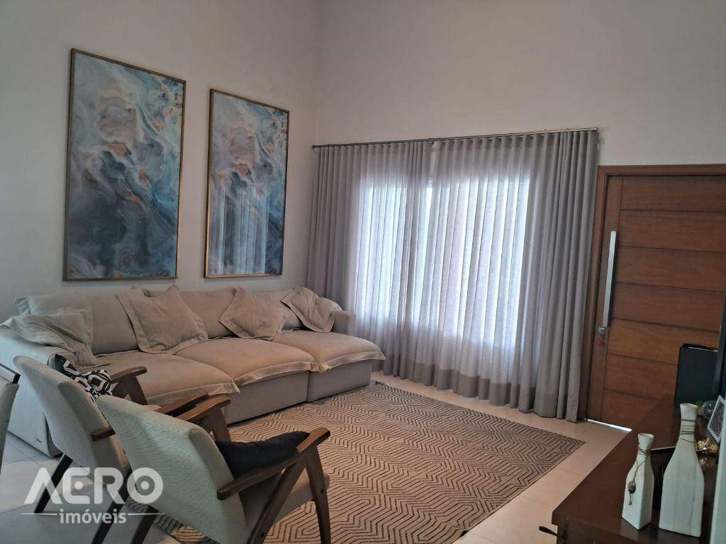 Casa à venda com 3 quartos, 231m² - Foto 2