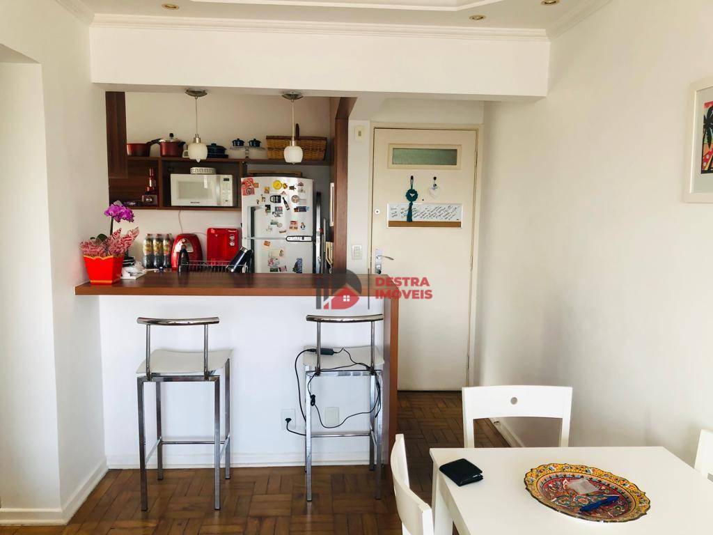 Apartamento à venda com 1 quarto, 45m² - Foto 11