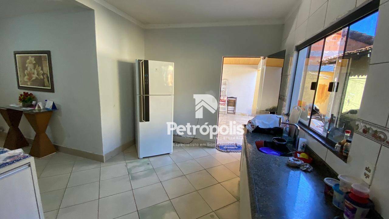 Casa à venda com 2 quartos, 170m² - Foto 9