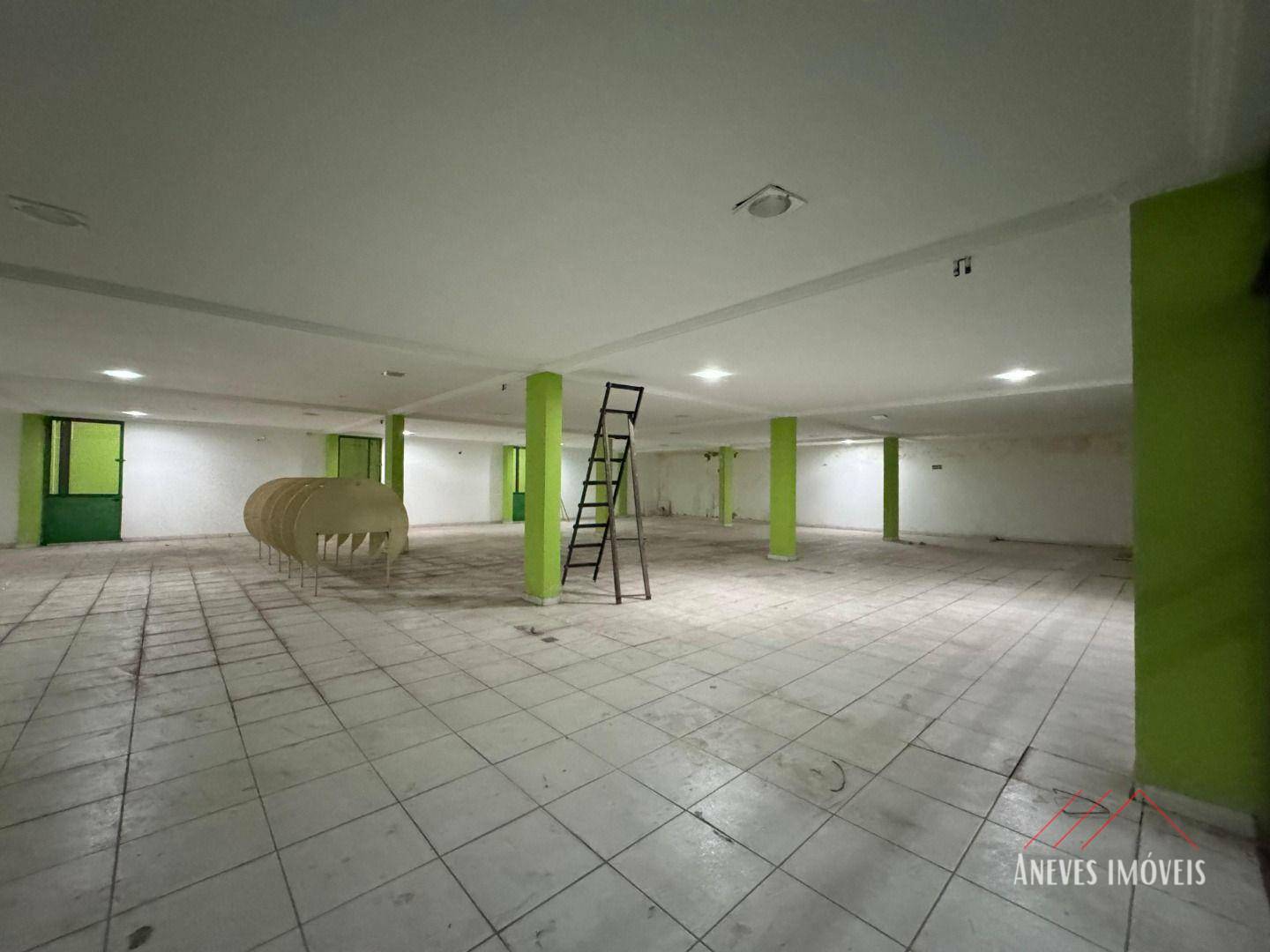 Prédio Inteiro para alugar, 2000m² - Foto 23