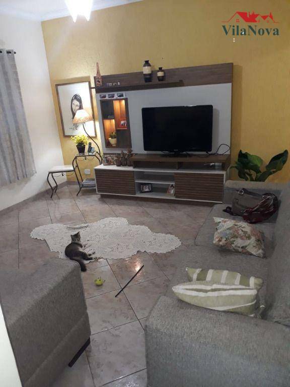 Casa à venda com 3 quartos, 201m² - Foto 1