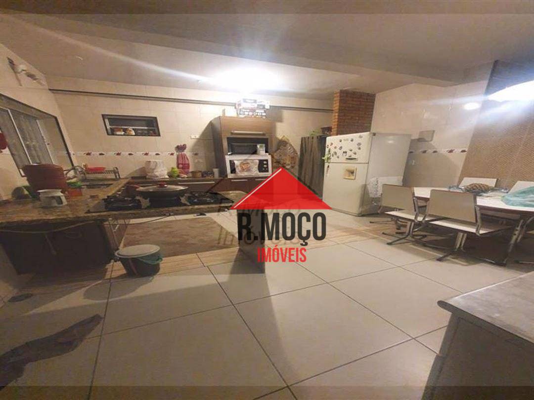 Sobrado à venda com 2 quartos, 300m² - Foto 8