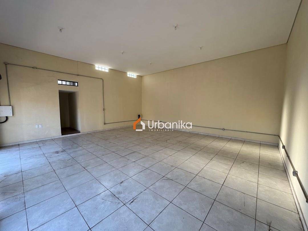 Loja-Salão, 60 m² - Foto 1