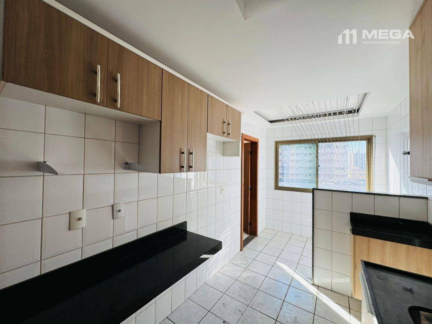 Apartamento para alugar com 3 quartos, 130m² - Foto 17