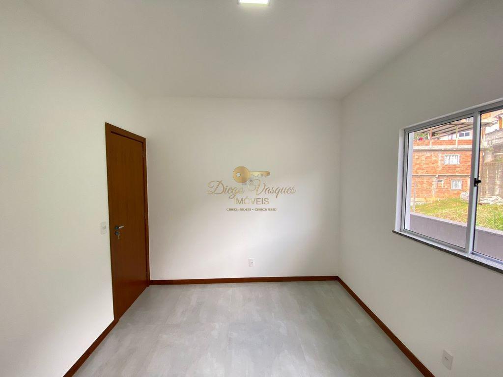 Casa à venda com 2 quartos, 80m² - Foto 4
