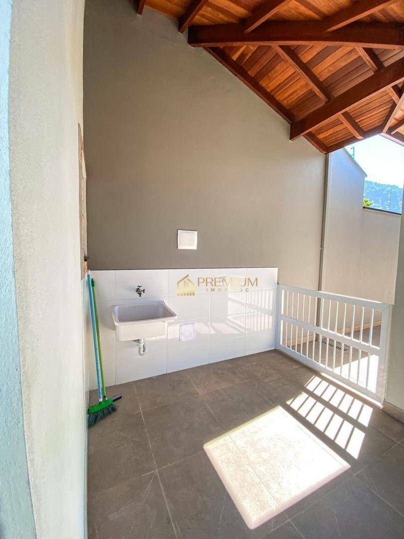 Casa à venda com 3 quartos, 240m² - Foto 15