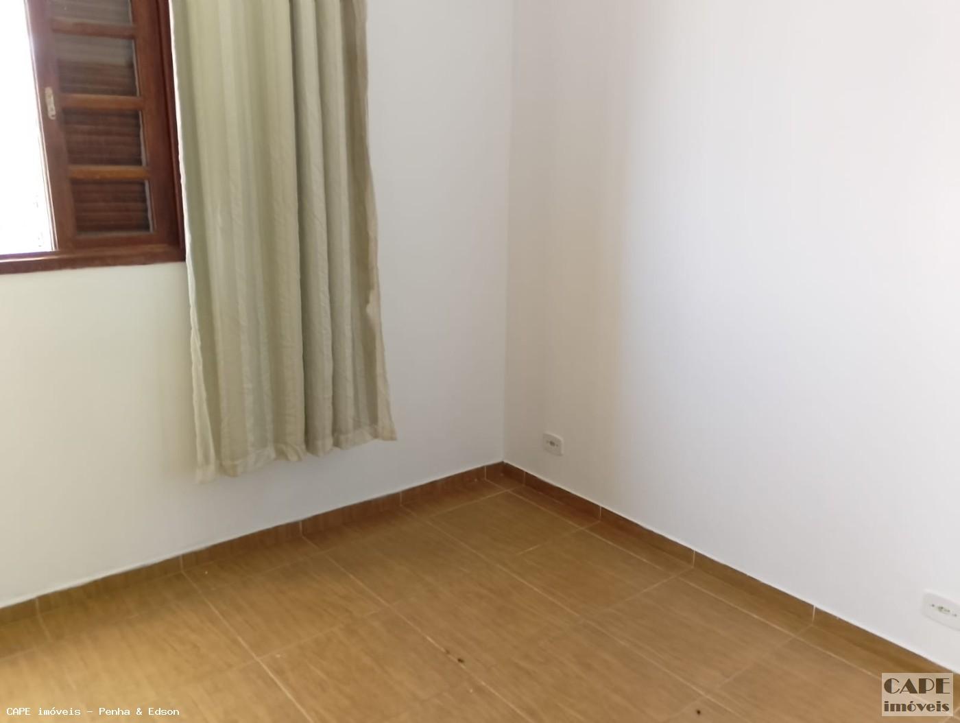 Casa para alugar com 2 quartos, 45m² - Foto 25