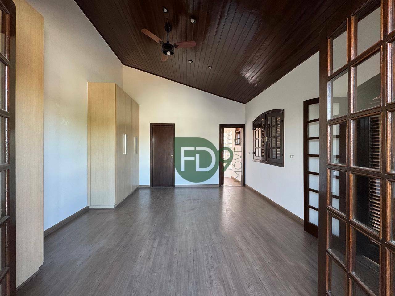 Casa à venda com 3 quartos, 181m² - Foto 14