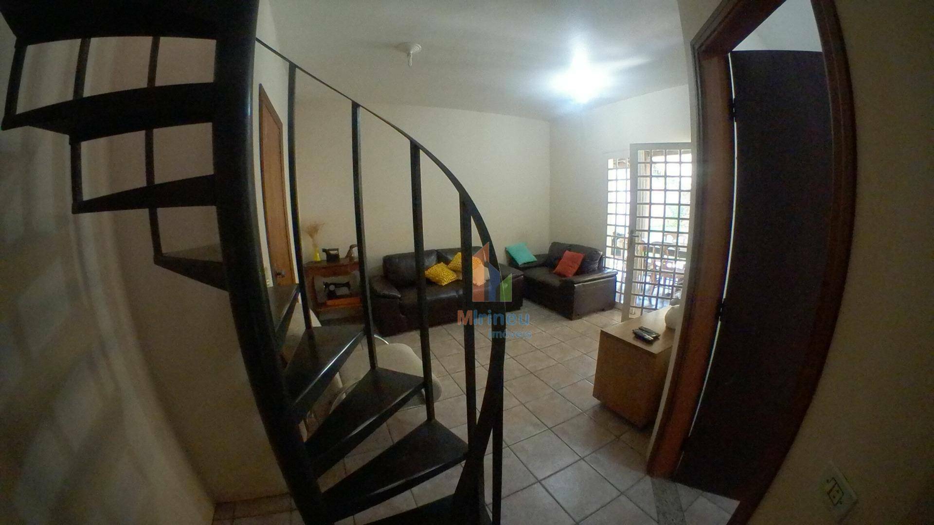 Casa à venda com 5 quartos, 202m² - Foto 14