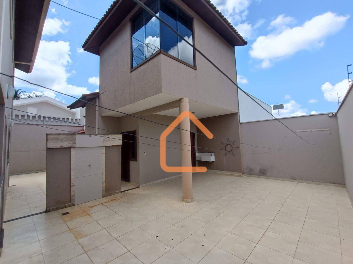 Casa para alugar com 4 quartos, 378m² - Foto 31