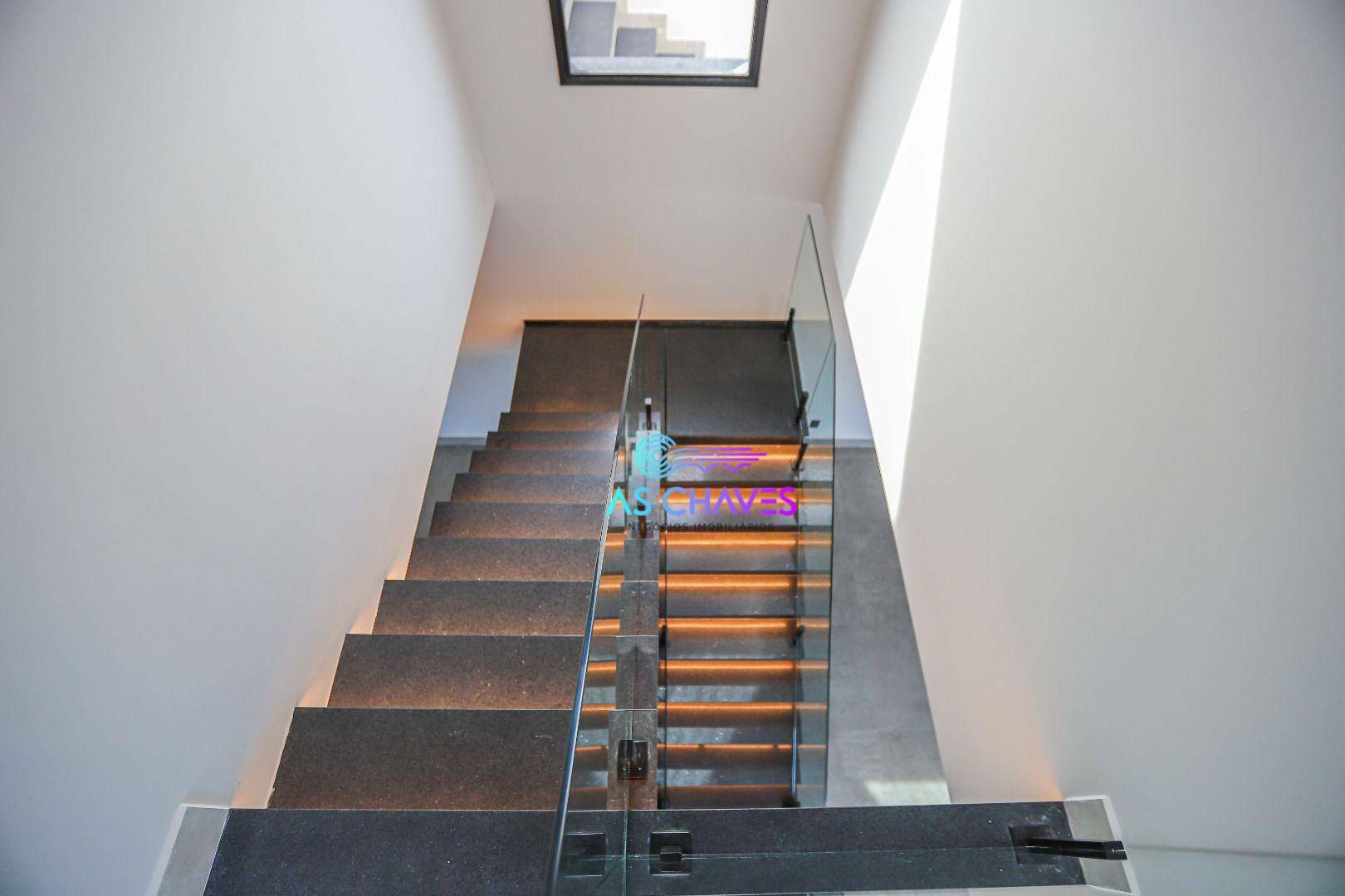 Casa de Condomínio à venda com 4 quartos, 380m² - Foto 29