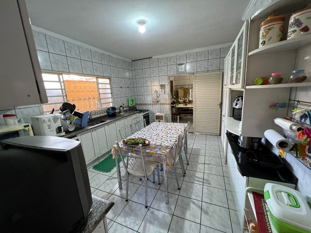 Casa à venda com 3 quartos, 169m² - Foto 13