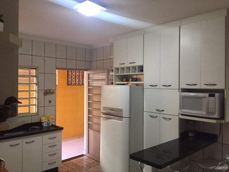 Sobrado à venda com 3 quartos, 160m² - Foto 2